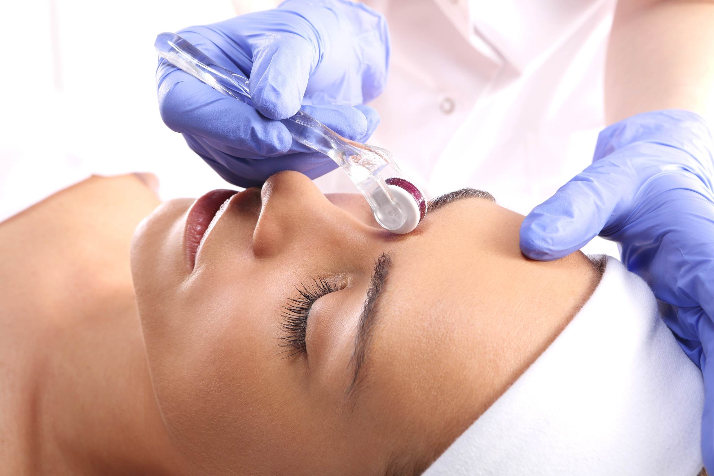 Roller microneedle mesotherapy